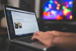 Od pomysłu do realizacji – jak wygląda profesjonalne tworzenie stron internetowych w 2025 roku?